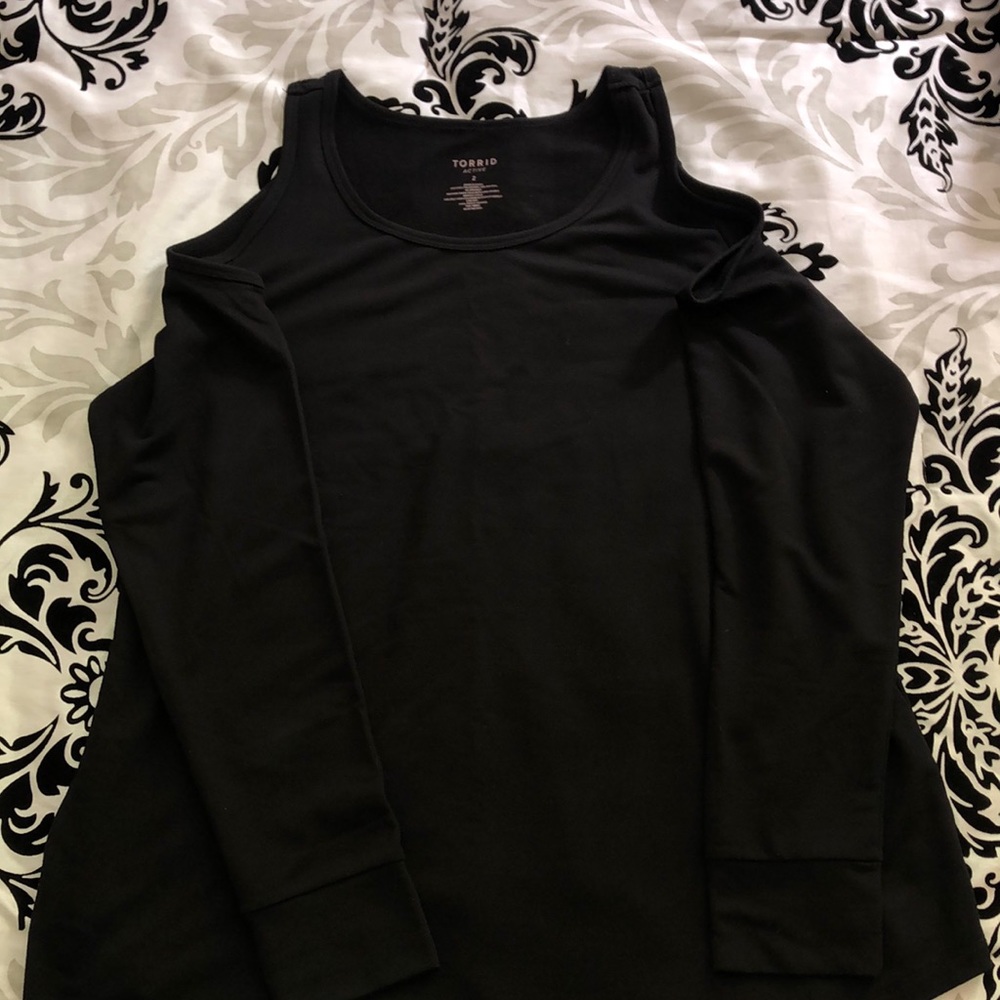Torrid Active Black cold shoulder top size 2